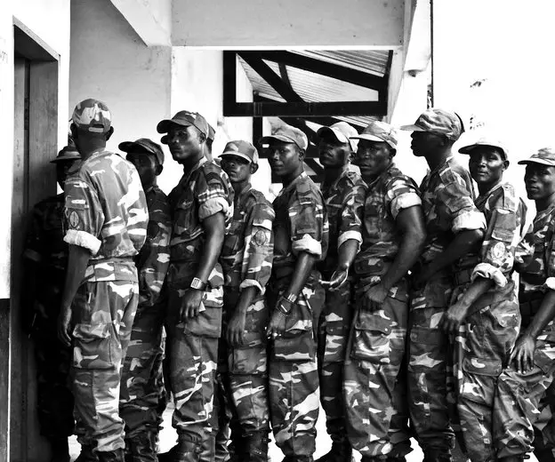 Angolan_Army_Angola_soldiers_military_combat_uniform_004.jpg