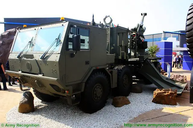 T5-45 155mm truck-mounted 8x8 wheeled self-propelled howitzer Denel Land Systems South Africa African defense industry 640 001