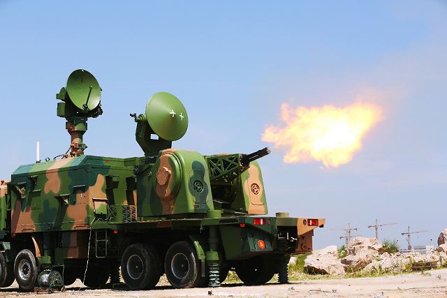 LD2000_ground-based_anti-aircraft_close-in_weapon_system_730B_30mm_seven_barrel_cannon_China_Chinese_army_defense_industry_011.jpg