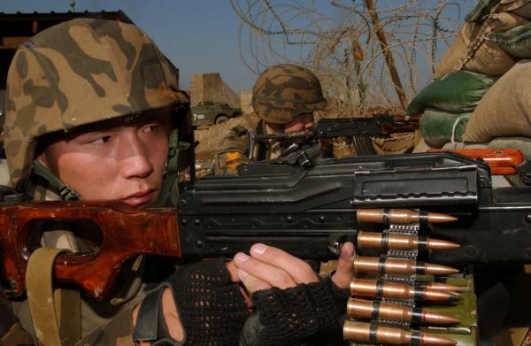 http://www.armyrecognition.com/images/stories/asia/mongolia/ranks_uniforms/uniforms/pictures/soldiers_military_field_combat_dress_uniforms_mongolia_mongolian_army_006.jpg