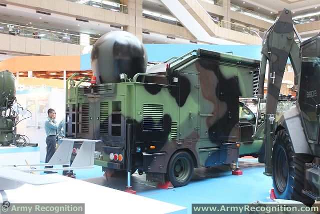 At TADTE 2013, the Taipei Aerospace and Defense Technology Exhibition, the Taiwanese army presents a new communication vehicle, the SOTM Satcom On The Move. This new vehicle upgrades the existing satellite communication system with enhanced mobile communication capabilities. 