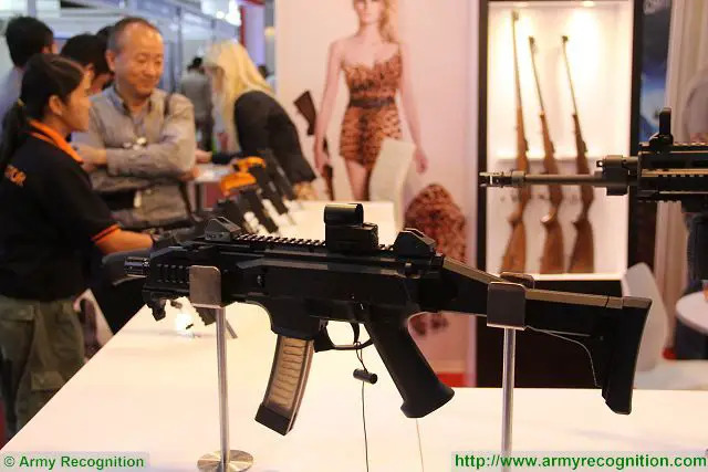 Scorpion EVO 3A1 9mm submachine gun Defense and Security 2015 exhibition Thailand Bangkok 640 001