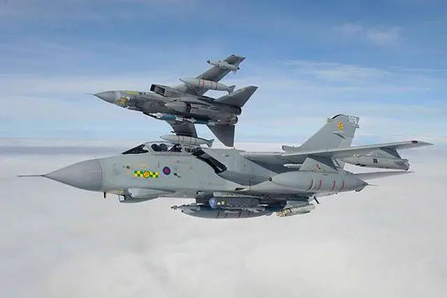 http://www.armyrecognition.com/images/stories/conflict/libya/coalition/united_kingdom/pictures/Tornado_fighter_bombers_British_Army_Air_Force_United_Kingdom_002.jpg