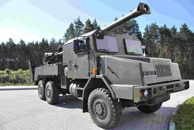 Kryl_155mm_6x6_self-propelled_howitzer_Jelcz_truck_chassis_HSW_Poland_Polish_defense_industry_007.jpg