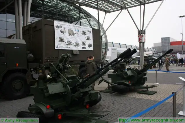 PSRA Pilica short-range air defense system GROM missile MANPADS 23mm cannon Poland Polish army defense industry 640 001