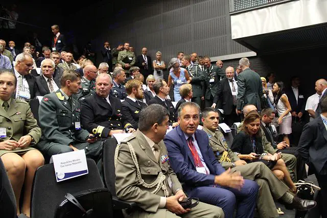 The four-day expo programme encompassed more than 40 conferences, briefings, presentations, debates. Such meetings provide an ideal opportunity to exchange experiences, to expand knowledge about the latest military technologies and solutions, to establish contacts and relations as well as to hold talks between the defense industry, the armed forces and government administration. 