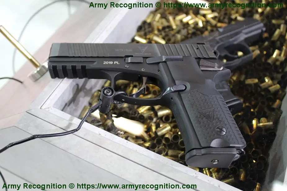 New Fabryka Broni 9mm semi automatic pistol VIS 100 925 001