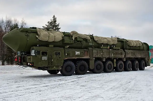 http://www.armyrecognition.com/images/stories/east_europe/russia/missile_vehicle/rs-24/pictures/RS-24_Yars_mobile_intercontinental_ballistic_missile_system_Russia_Russian_army_003.jpg