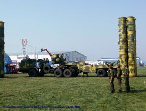 S-400 Triumph SA-21 Growler 5P85TE2 surface-to-air missile long range system technical data sheet datasheet information description pictures photos images identification intelligence Russia Russian 