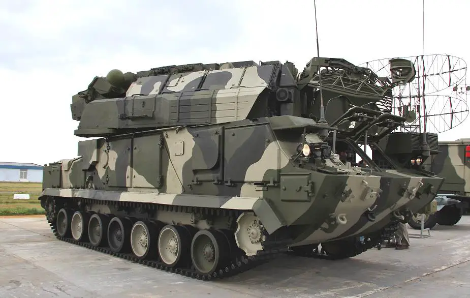 TOR M1 9A331 SA 15 Gauntlet mobile tracked armored surface to air defense missile system Russia 925 001