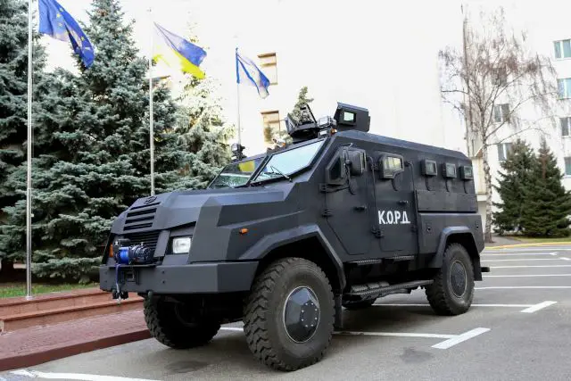 Varta-2 4x4 APC wheeled armoured vehicle personnel carrier Ukraine Ukrainian army military equipment defense industry 640 001