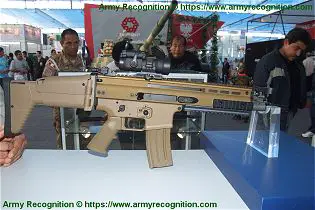 SCAR L Light 5 56mm assault rifle FN Herstal Belgian Belgium firearms manufacturer right side view 001