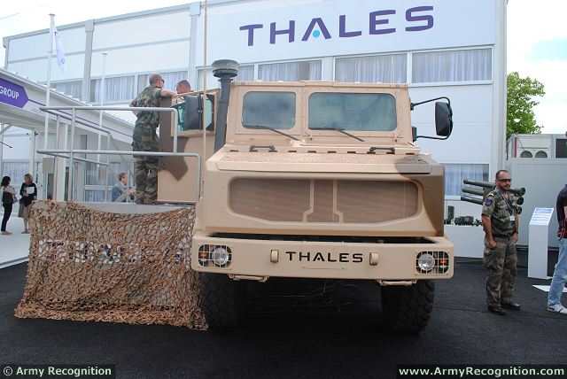 RapidFire_40_mm_6x6_multi-role_self-propelled_ground_based_gun_missiles_anti-aircraft_systems_Thales_France_French_defense_industry_006.jpg