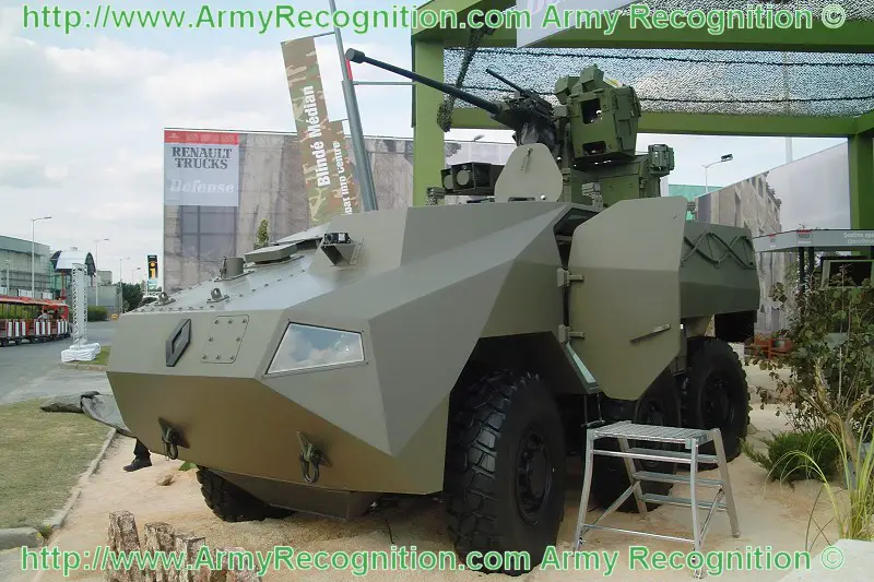 AMC_6x6_Renault_Trucks_defense_Army_Recognition_Eurosatory_2008_002.jpg