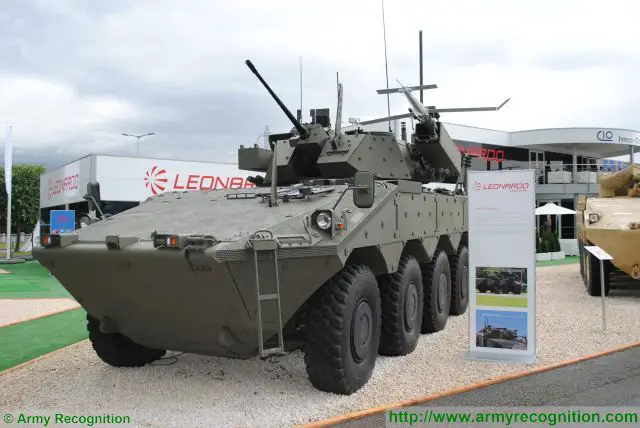 Centauro VBM Explorer 8x8 armoured vehicle UAV Horus UGV TRP2 Leonardo Eurosatory 2016 defense exhibition Paris France 640 001