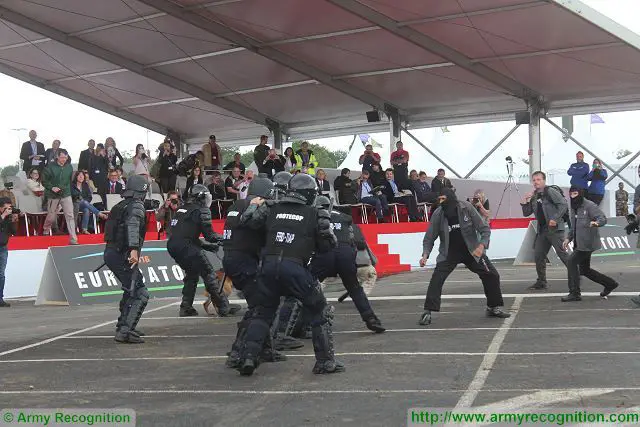 Protecop shows the quality of its individual protection equipment during a live riot demonstration Eurosatory 2016 640 001