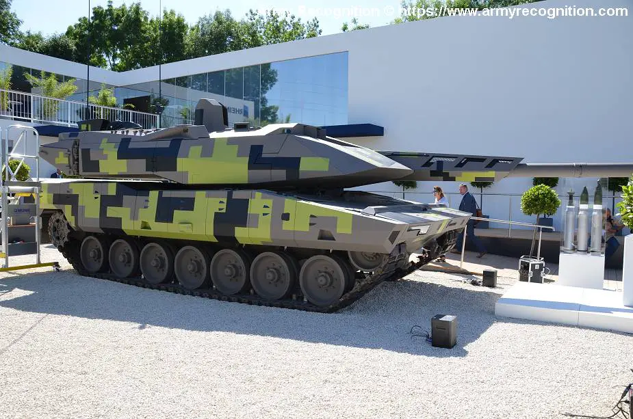 Rheinmetall from Germany launches its new KF51 Panther MBT Main Battle Tank Eurosatory 2022 925 004