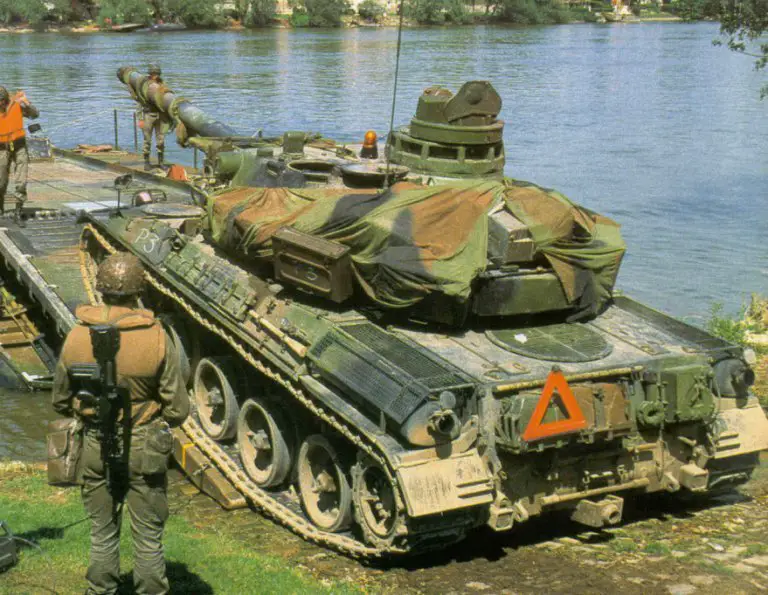 AMX-30B2_main_battle_tank_char_de_combat_French_Army_France_003.jpg