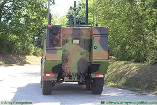 http://www.armyrecognition.com/images/stories/europe/france/wheeled_armoured/griffon_vbmr/Griffon_VBMR_6x6_Armoured_Multi-role_vehicle_France_French_army_defense_industry_military_equipment_rear_view_003.jpg