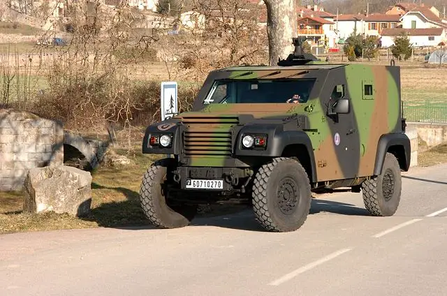 http://www.armyrecognition.com/images/stories/europe/france/wheeled_armoured/panhard_auverland_a4_avl_pvp/PVP_Panhard_petit_vehicule_protege_light_protected_vehicle_France_French_defence_industry_640_002.jpg