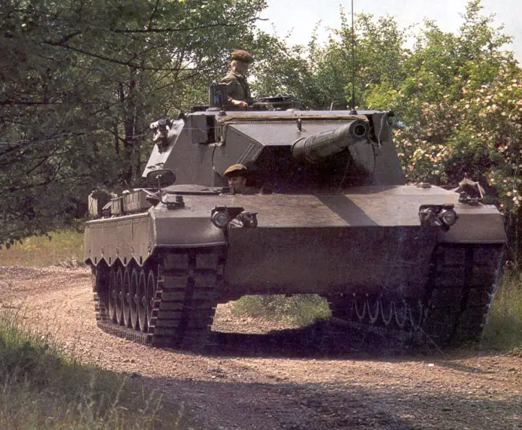 Leopard_1A4_main_battle_tank_German_army_Germany_006.jpg