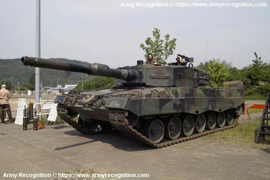 Leopard 2A4 MBT Main Battle Tank Germany 925 001