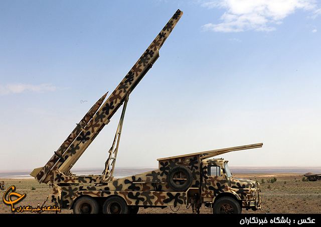 During the wargames, the Iranian army test-fired two new types of missiles, named Nazeat-10 and Fajr-5.