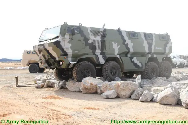 http://www.armyrecognition.com/images/stories/middle_east/united_arab_emirates/wheeled_vehicle/hurricane/pictures/Hurricane_8x8_APC_armoured_vehicle_personnel_carrier_Streit_Group_KrAZ_UAE_001.jpg