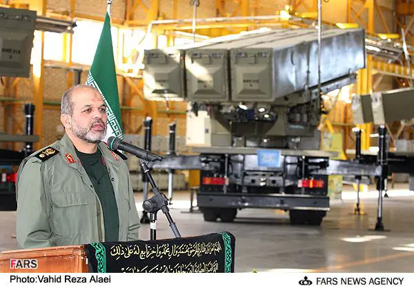 The new coast-to-sea missile systems were officially transferred to the country's Navy in a ceremony attended by Commander of the Iranian Army's Navy Rear Admiral Habibollah Sayyari and Iranian Defense Minister Brigadier General Ahmad Vahidi. 