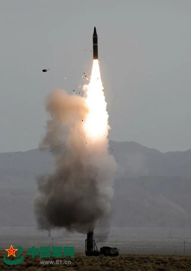 http://www.armyrecognition.com/images/stories/news/2014/january/Army_of_China_has_test-fired_its_home-made_DF-21_medium_range_nuclear_capable_ballistic_missile_640_001.jpg