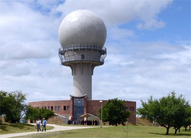 The three-dimensional NATO radar was deployed in Medina on Wednesday, July 15, 2015 and as a result, Hungarian airspace control will be complete, Defence Minister Csaba Hende announced on Tuesday at the Medina radar station. 