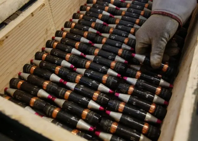 Bosnia donate 500 tons of ammunitions to iraq 640 001