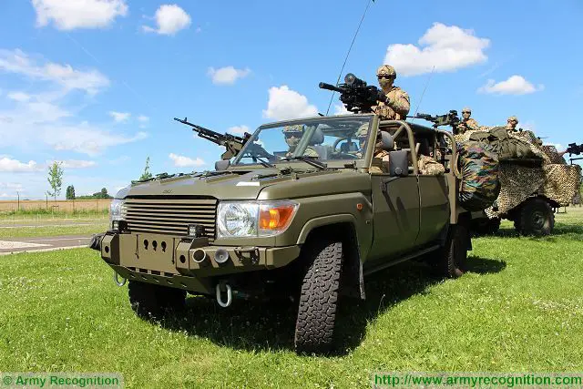 http://www.armyrecognition.com/images/stories/news/2016/july/Belgian_Defense_Minister_Steven_Vandeput_unveils_new_FOX_vehicle_for_Special_Operations_Forces_640_003.jpg