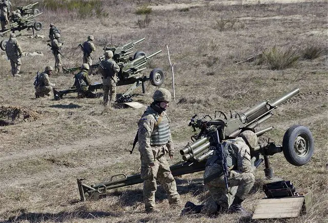 US soldiers train with Ukrainian soldiers on defense artillery tactics with mortar live-fire exercise 640 001
