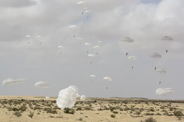 Egyptian Russian paratroopers participated together in the first Friendship Defenders 2016 drills