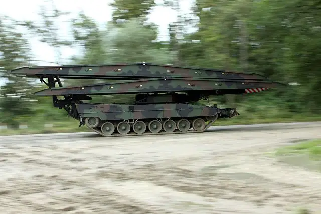 The Federal Office of Bundeswehr Equipment (BAAINBw) and Krauss-Maffei Wegmann (KMW) have signed an agreement on the procurement of seven Leguan bridge laying systems on the Leopard 2 chassis in Koblenz on 27.10.2016.