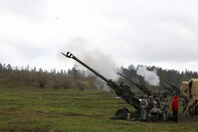 US. Guardsmen from 2nd Battalion, 146th Field Artillery Regiment, 81st Stryker Brigade Combat Team fire their new M777 155mm Howitzers for the first time on April 12, 2017 at Joint Base Lewis-McChord. The new weapons come as part of the brigade's transition to a Stryker brigade, which began in September 2016. 