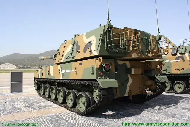 According to the Facebook account Egypt Defense Portal, The South Korean Defense Company Techwin is confident to win new contract with the export of its K9 155mm tracked self-propelled howitzer. After Norway and Estonia, Egypt could be one of the new foreign customer for the K9. 
