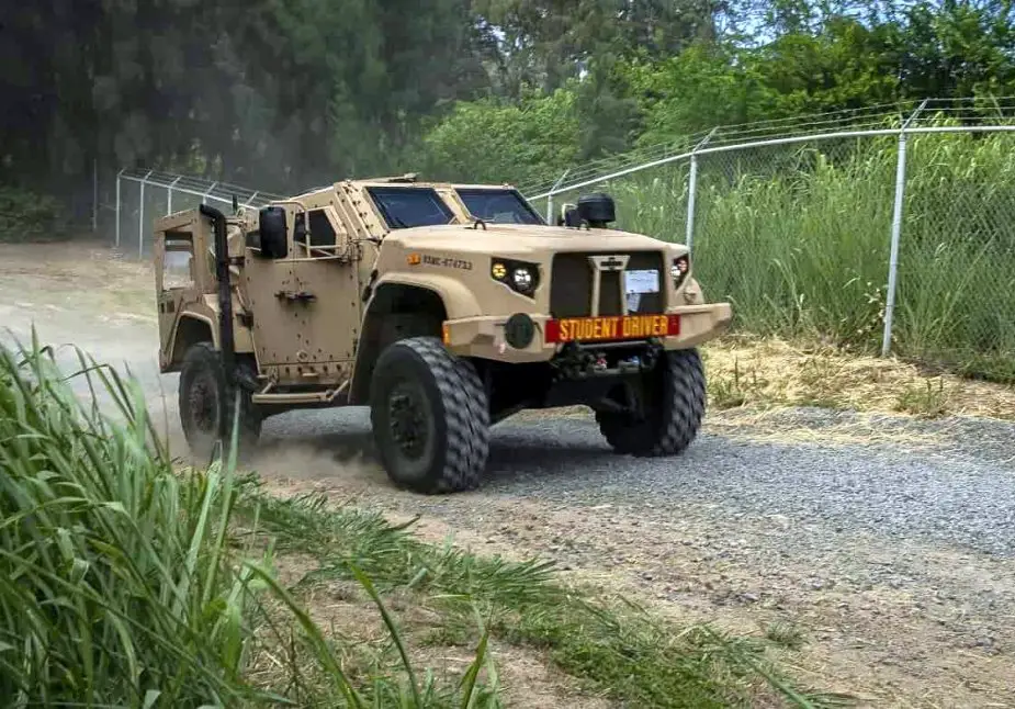 3rd USMC Regiment Motor T test drives Oshkosh JLTV in Hawai