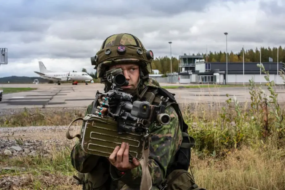 Finnish army soldier during training exercise 925 001