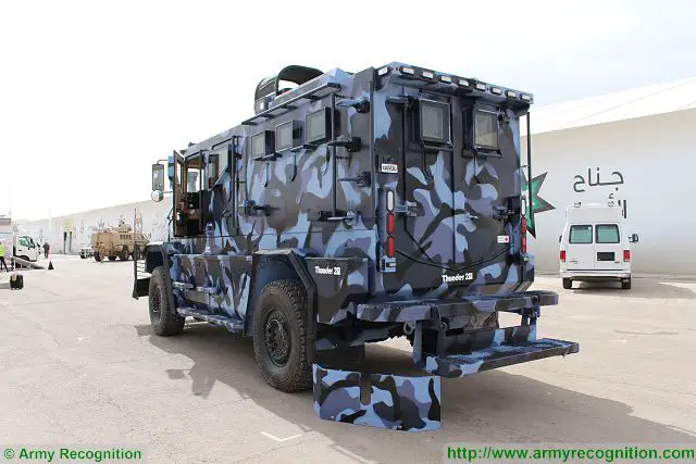 Thunder_2_4x4_tactical_armoured_truck_personnel_carrier_police_security_vehicle_Cambli_Canada_Canadian_defense_industry_007.jpg
