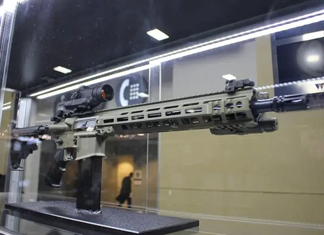 AUSA 2015 FNH USA unveils a brand new set of advanced firearms 640 002