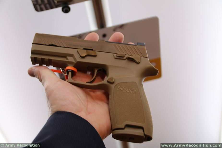 New Sig Sauer 9mm pistol M17 and M18 of US army at Shot Show 2018 925 002