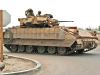 BAE Systems a gagné un contrat qui porte sur la modification des véhicules blindés de type Bradley véhicule blindé de combat d'infanterie, du système MLRS blindé lance-roquettes multiples, et sur des véhicules blindés M113 ambulance. 