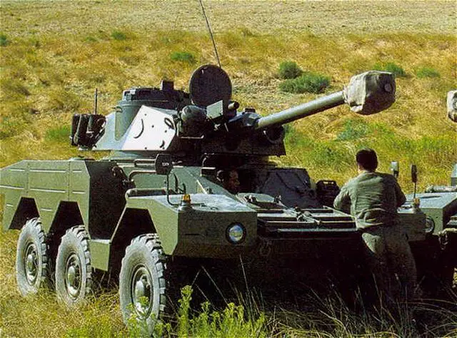 ERC-90 argentin argentine arm&eacute;e photos images v&eacute;hicule blind&eacute; &agrave; roues de combat Panhard