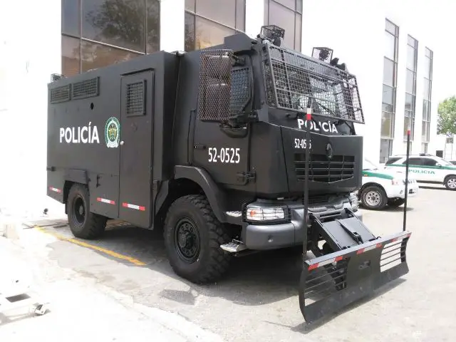 The MIDS Midlum Security and Public truck designed and manufactured by Renault Trucks Defense is now in service with the Colombian Police Forces. According Colombian newspaper website, Colombian Police has take delivery of three MIDS in 2015 in 4x4 driveline, following an order in 2014. 