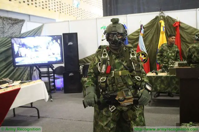 Special Forces soldier ExpoDefensa 2015 International Exhibition of Defense and Security in Colombia 640 001