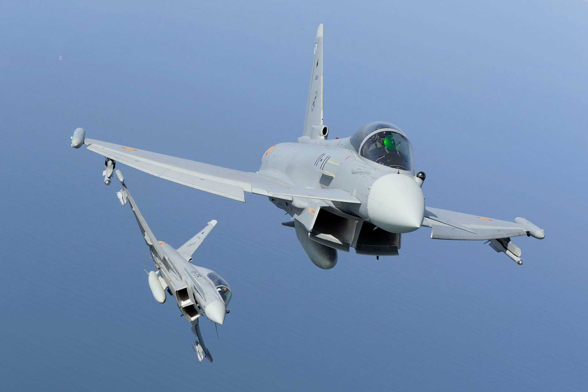 The twin-engine canard delta configuration used by the Eurofighter Typhoon improves lift, provides better pitch control, and enhances agility at both low and high speeds. (Picture source: Eurofighter GmbH)