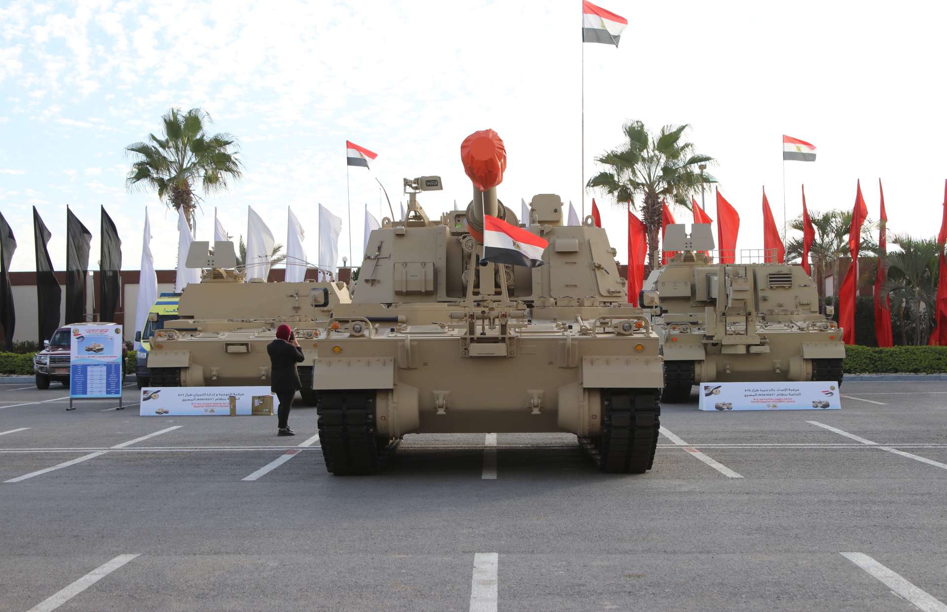 A full Egyptian K9A1 artillery battery with six K9 howitzers, supported by K10 resupply and K11 fire direction vehicles, displayed at EDEX 2025 in Cairo, showcasing Egypt’s expanding partnership with Hanwha Aerospace and its modernization of long-range fire support capabilities (Picture source: Army Recognition Group).