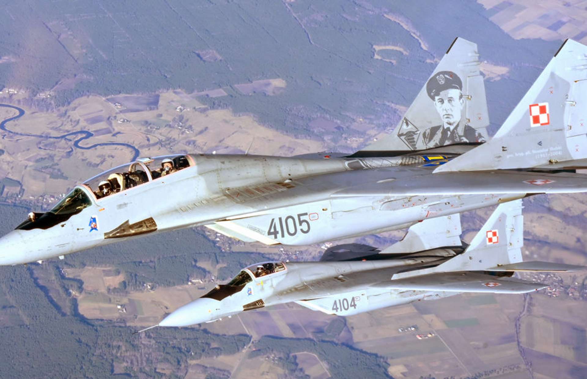 Poland’s retiring MiG-29 retains strong point defense performance, combining twin RD-33 engines for high thrust, Mach 2 class speed, and agile low altitude handling with a 30 mm cannon and mixed R 27 and R 73 air-to-air missiles, making it a valuable quick reaction platform for Ukraine despite its age (Picture source: U.S. DoW).